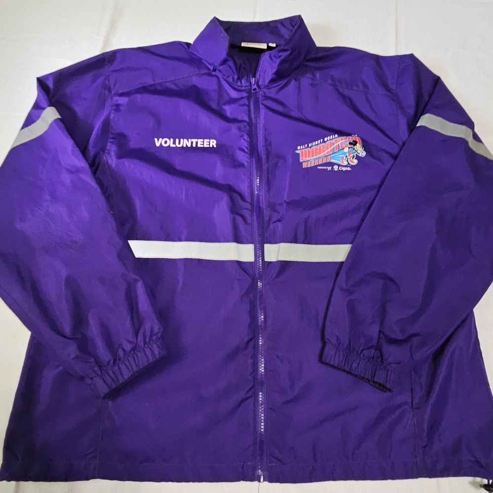 Disney World 2016 1/2 Marathon Volunteer Windbreaker Jacket Adult Med. 92999